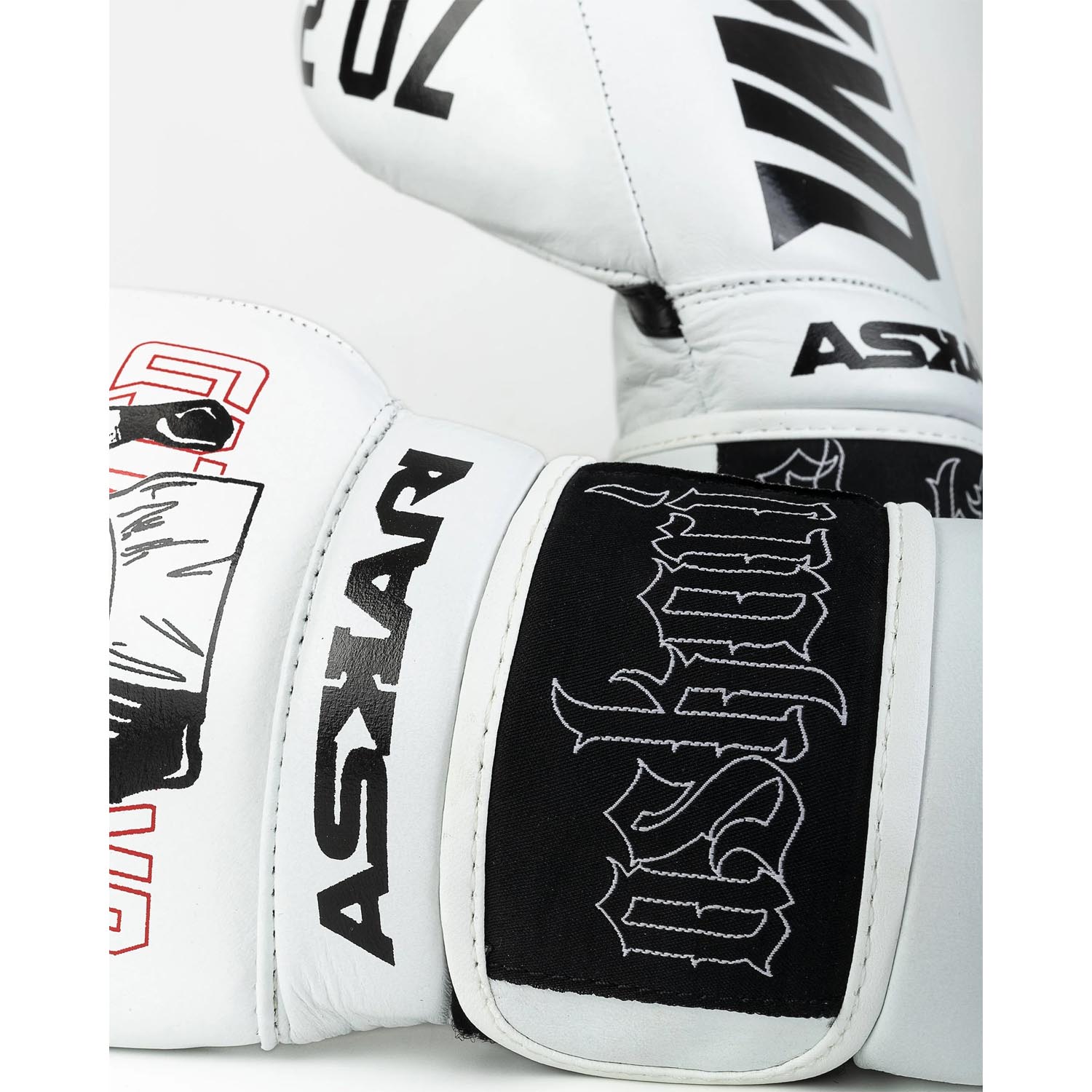ASKARI Boxing Gloves, Unrivaled, white-black, 16 Oz