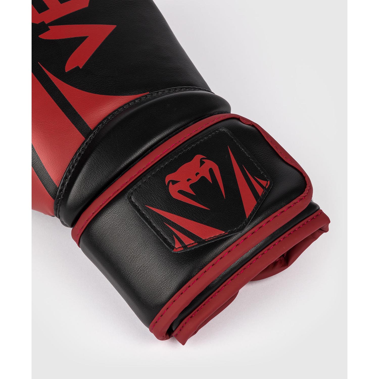 VENUM Boxing Gloves, Challenger 2.5, black-red, 14 Oz
