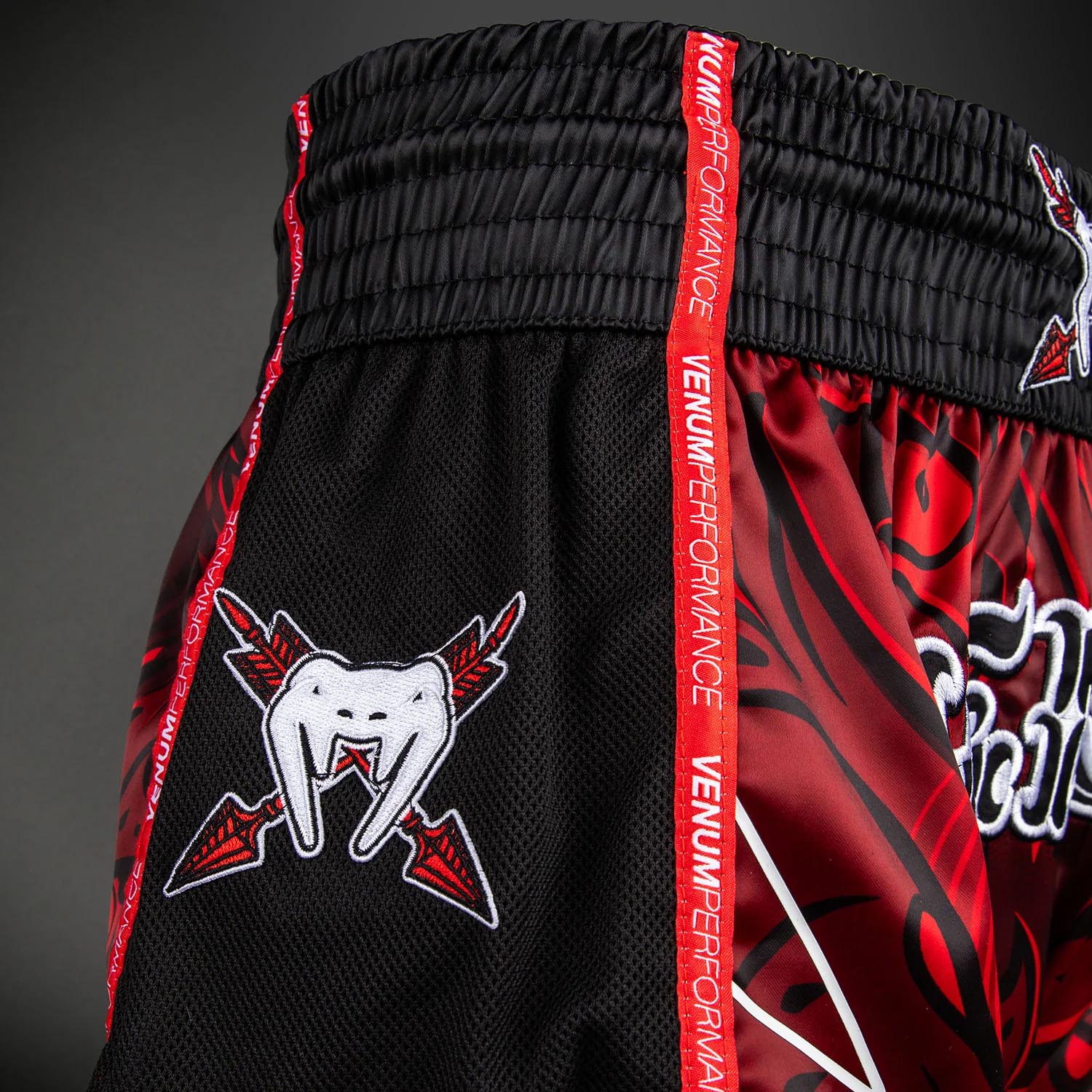 VENUM Muay Thai Shorts, Wolf Atak, black-red, XXL