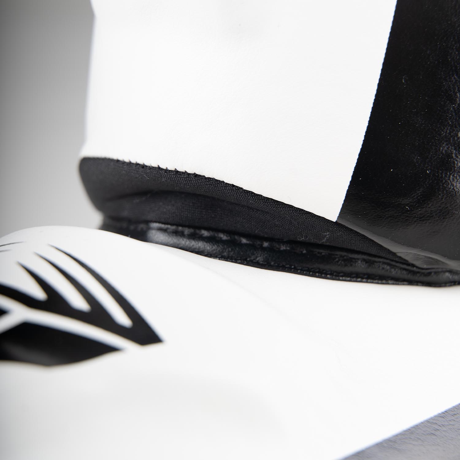 RINGLIFE Shin Guards - No.1 white-black XL