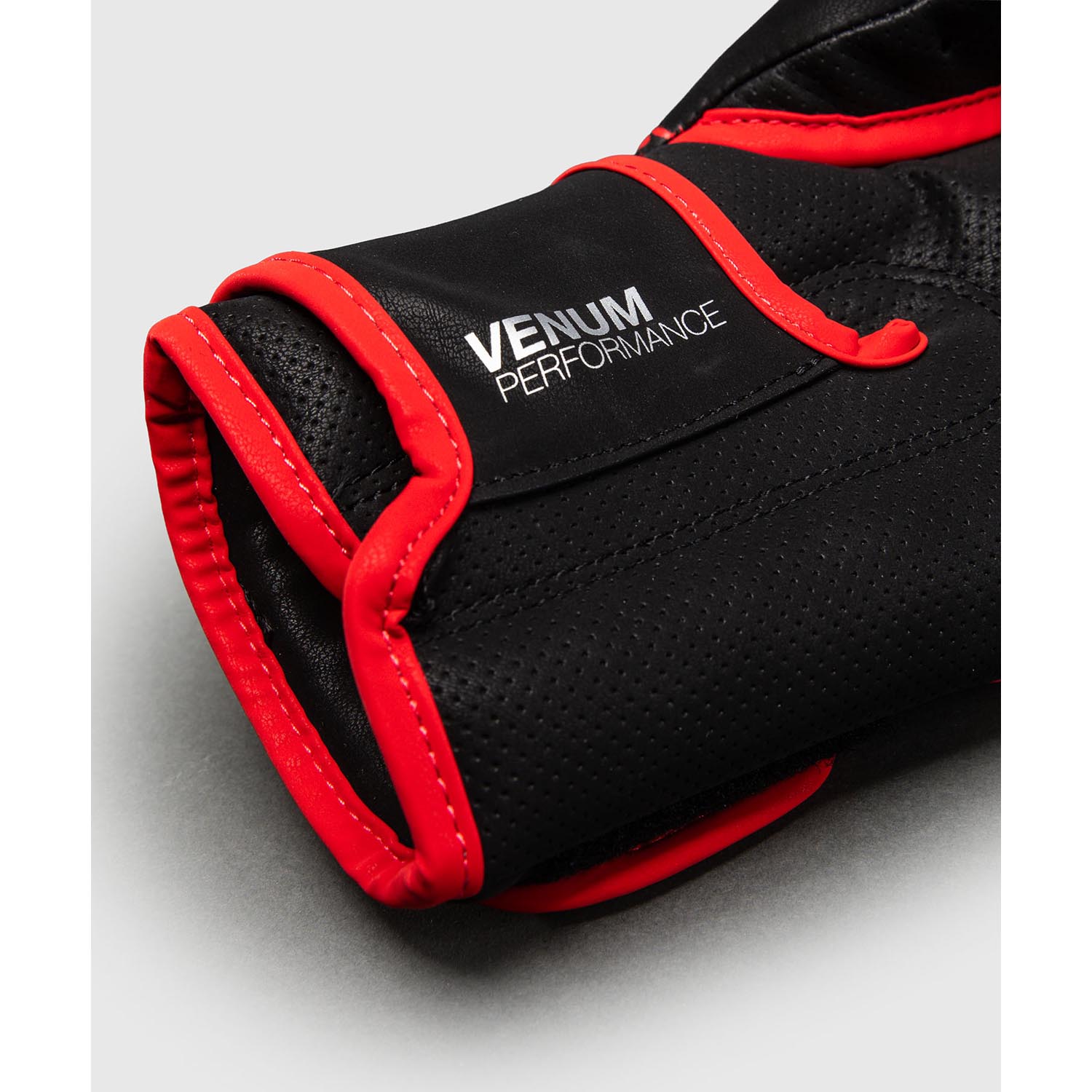 VENUM Boxing Gloves, Matupa, black-red-silver, 14 Oz