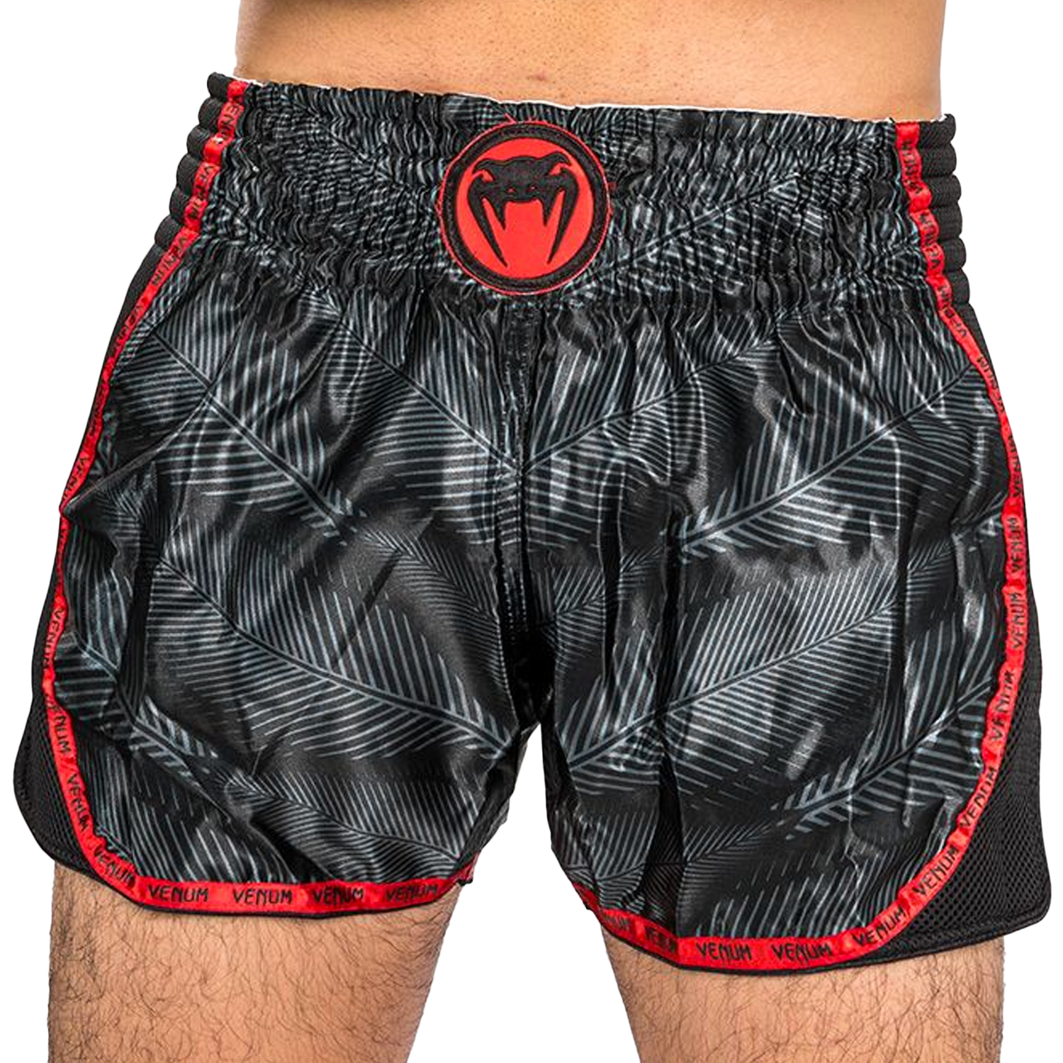 VENUM Muay Thai Shorts, Phantom, schwarz-rot