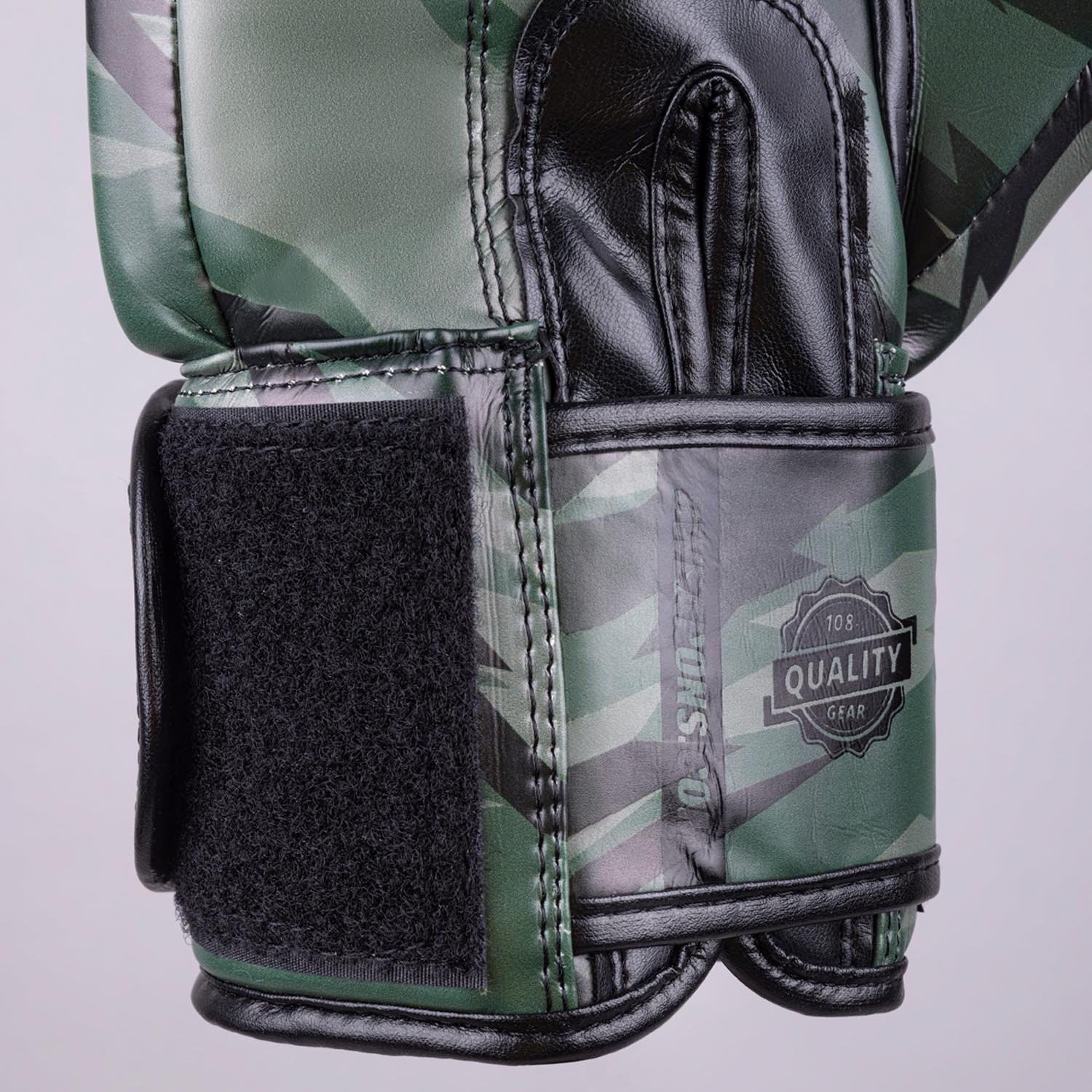 8 WEAPONS Boxing Gloves, Unlimited 2.0, woodland camo, 10 Oz