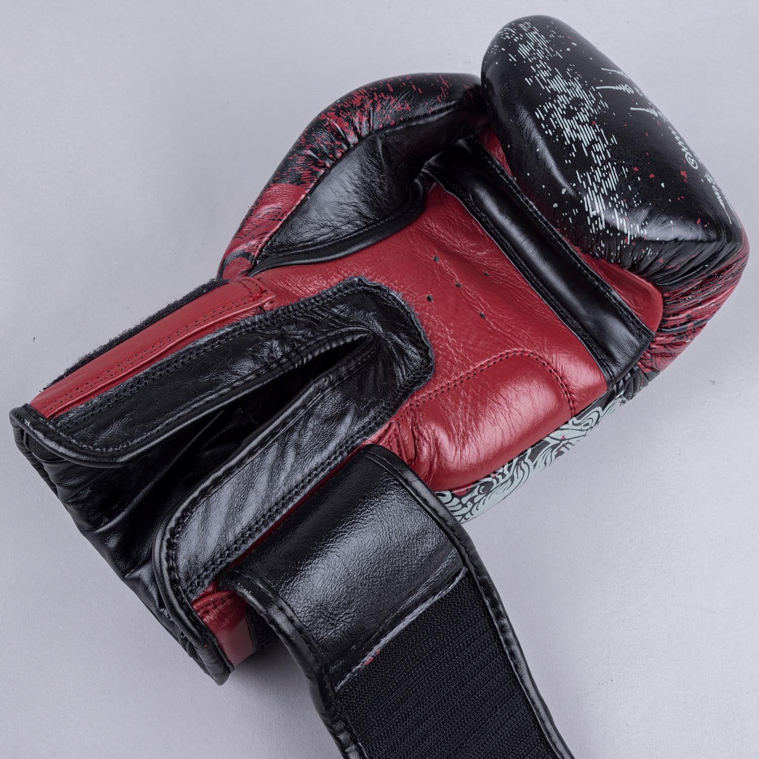 8 WEAPONS Boxing Gloves, Hanuman Yant, black-red, 16 Oz