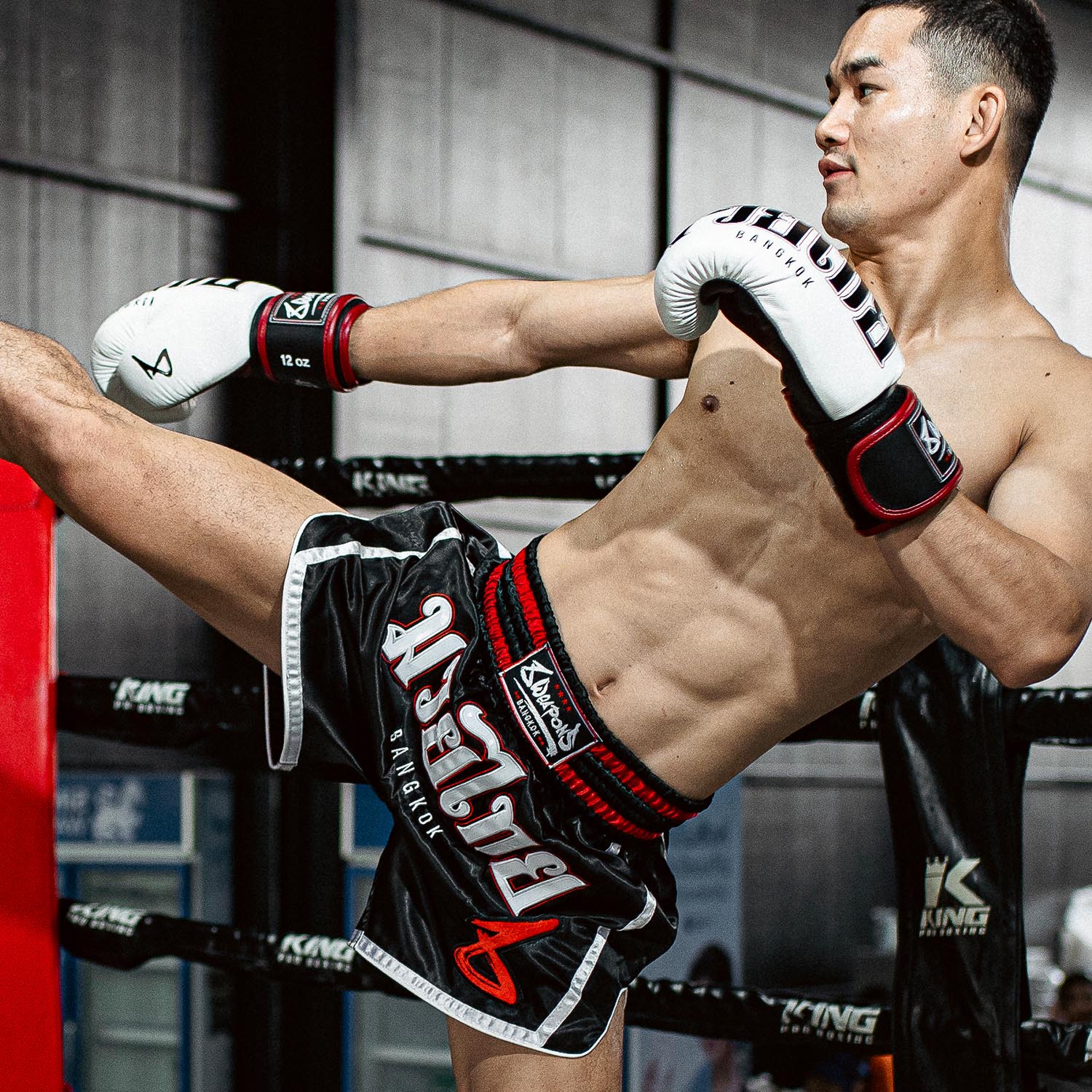 8 WEAPONS Muay Thai Shorts, Bangkok, black-white, XXL