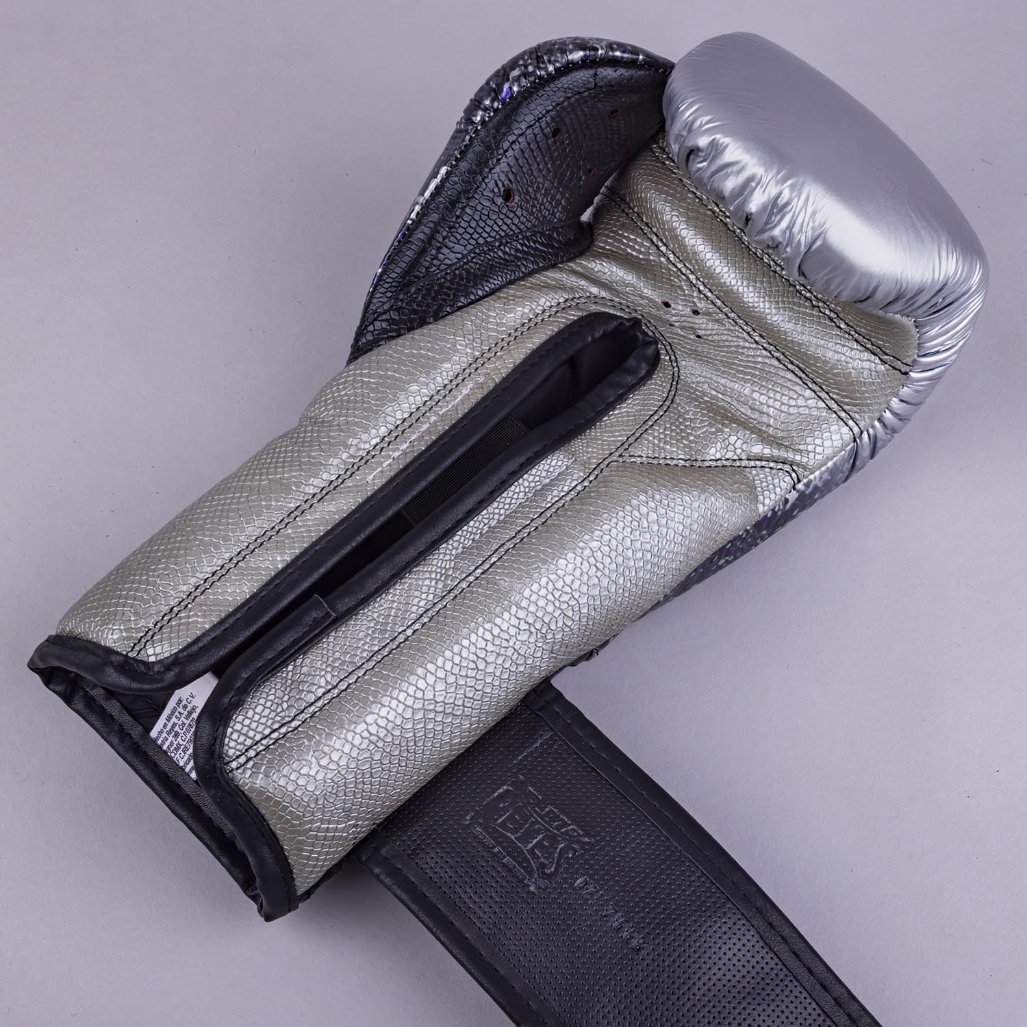 Cleto Reyes Boxing Gloves, Velcro Sparring Snake, black-silver