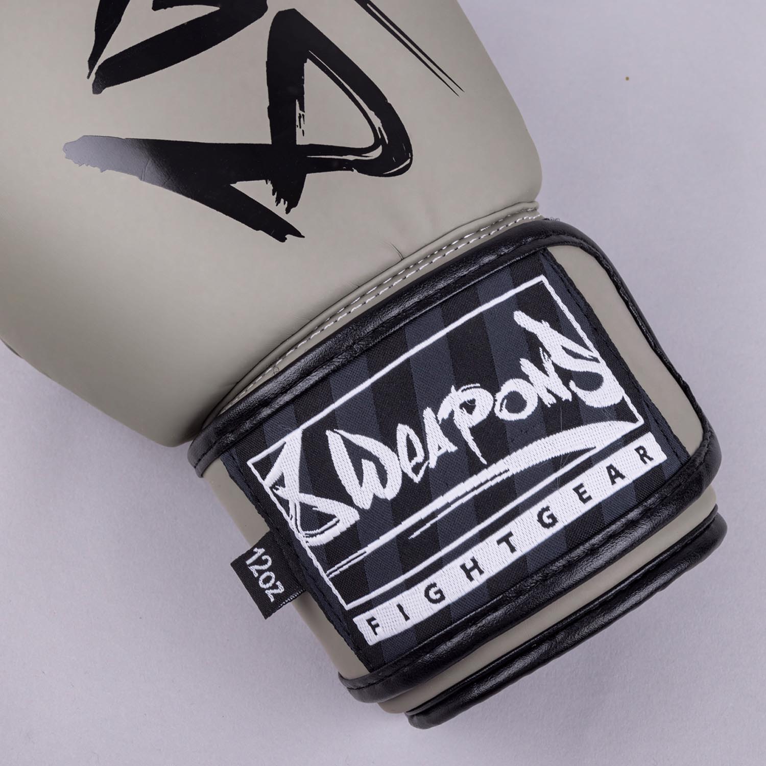 8 WEAPONS Boxing Gloves, Unlimited 2.0, sand-black, 10 Oz