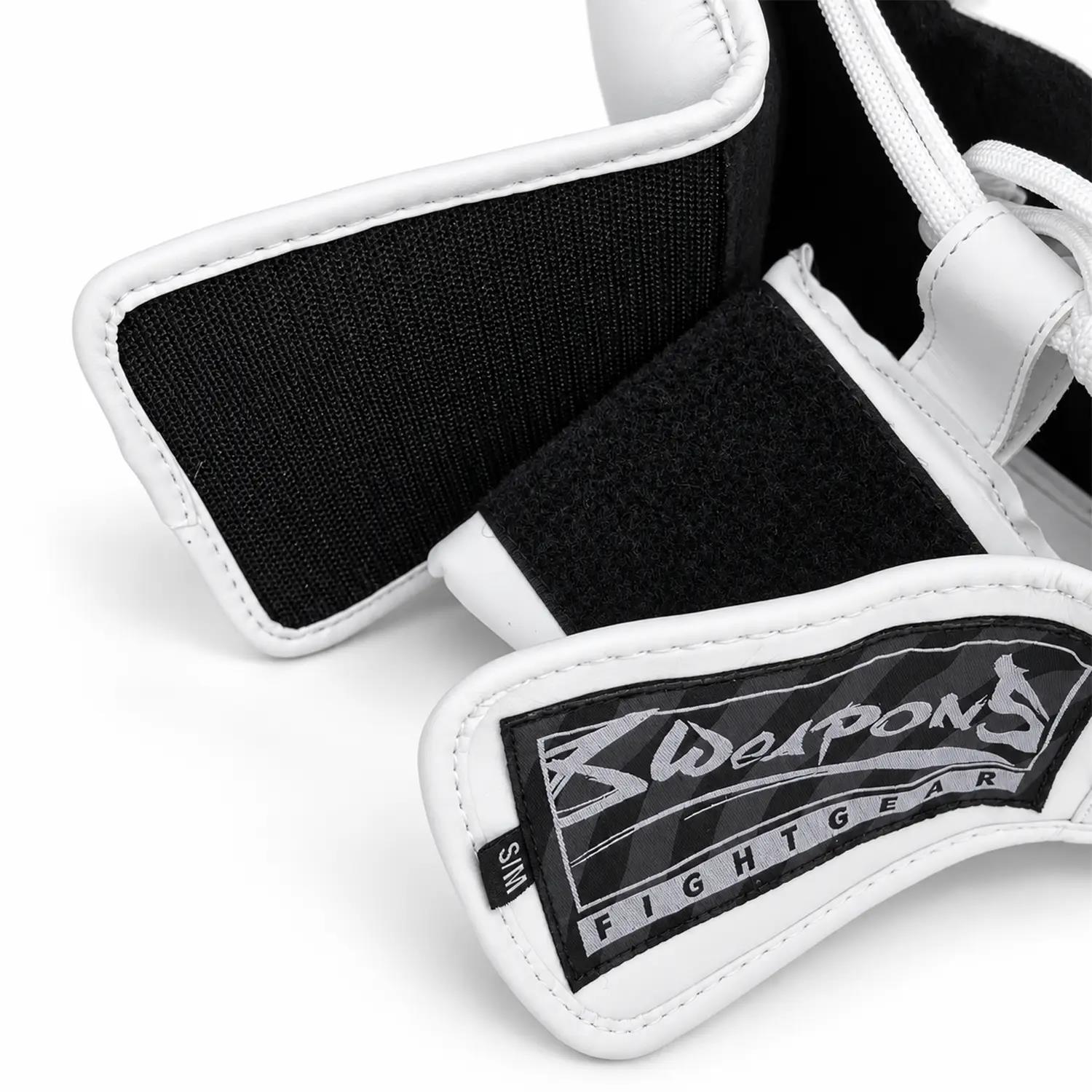 8 WEAPONS Head Guard, Unlimited 2.0, white-black, L/XL