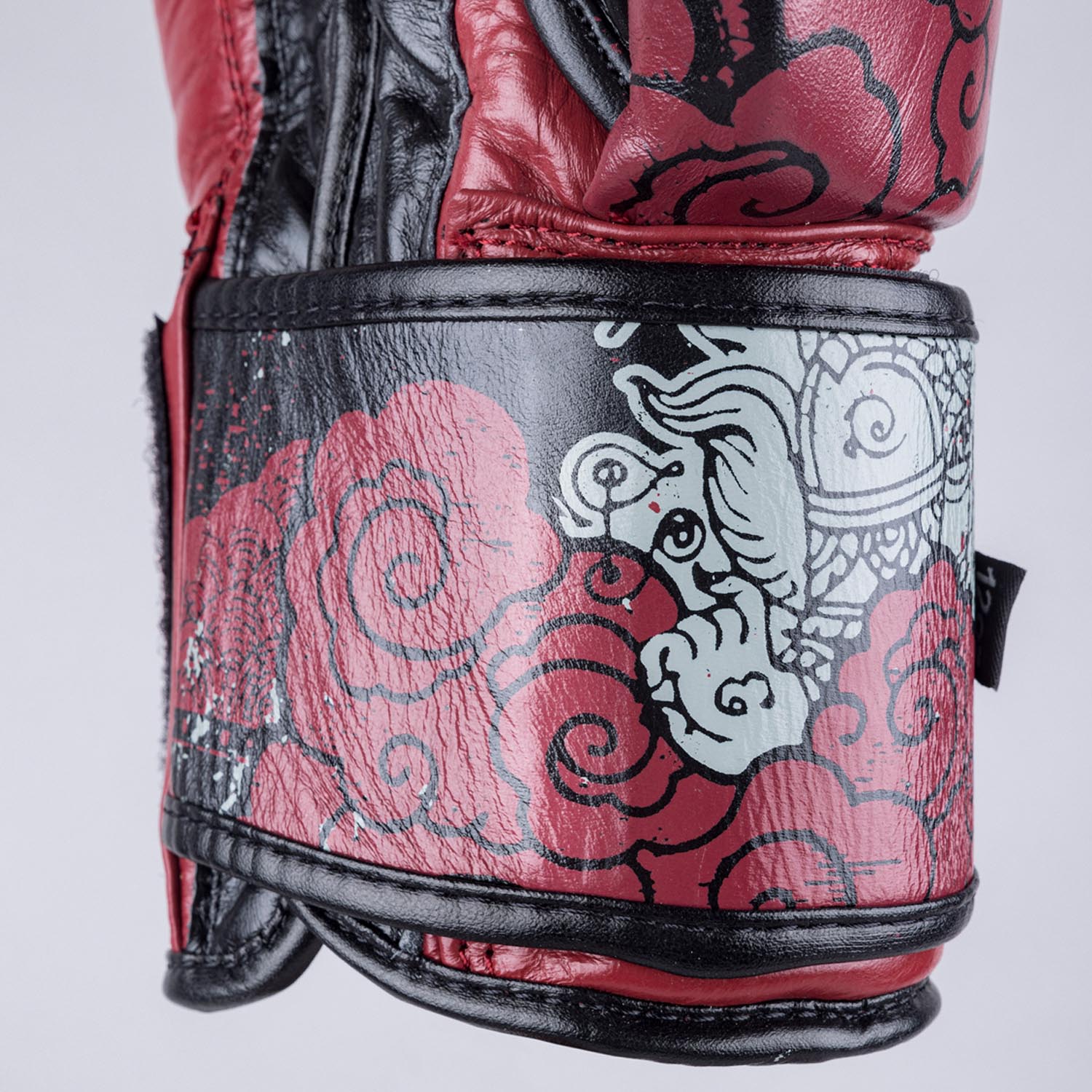 8 WEAPONS Boxing Gloves, Hanuman Yant, black-red, 10 Oz