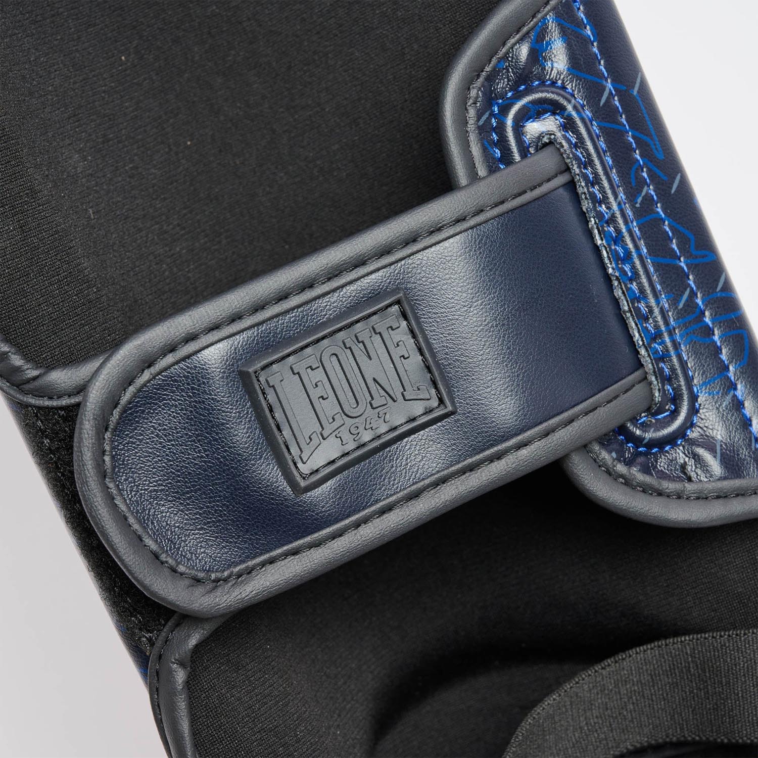 LEONE Shin Guard, Primal Instinct, blue, M