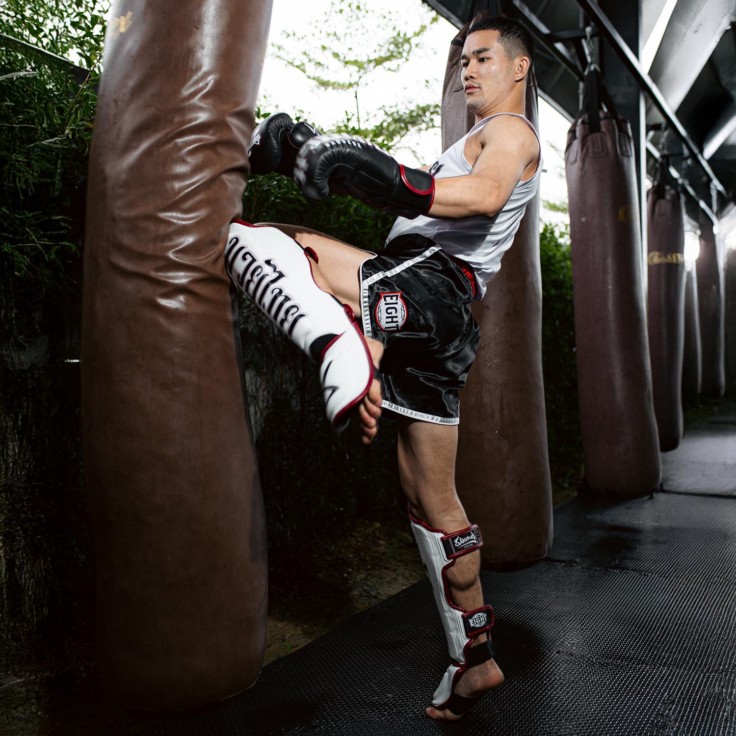8 WEAPONS Shin Guards, Bangkok, white-black, M