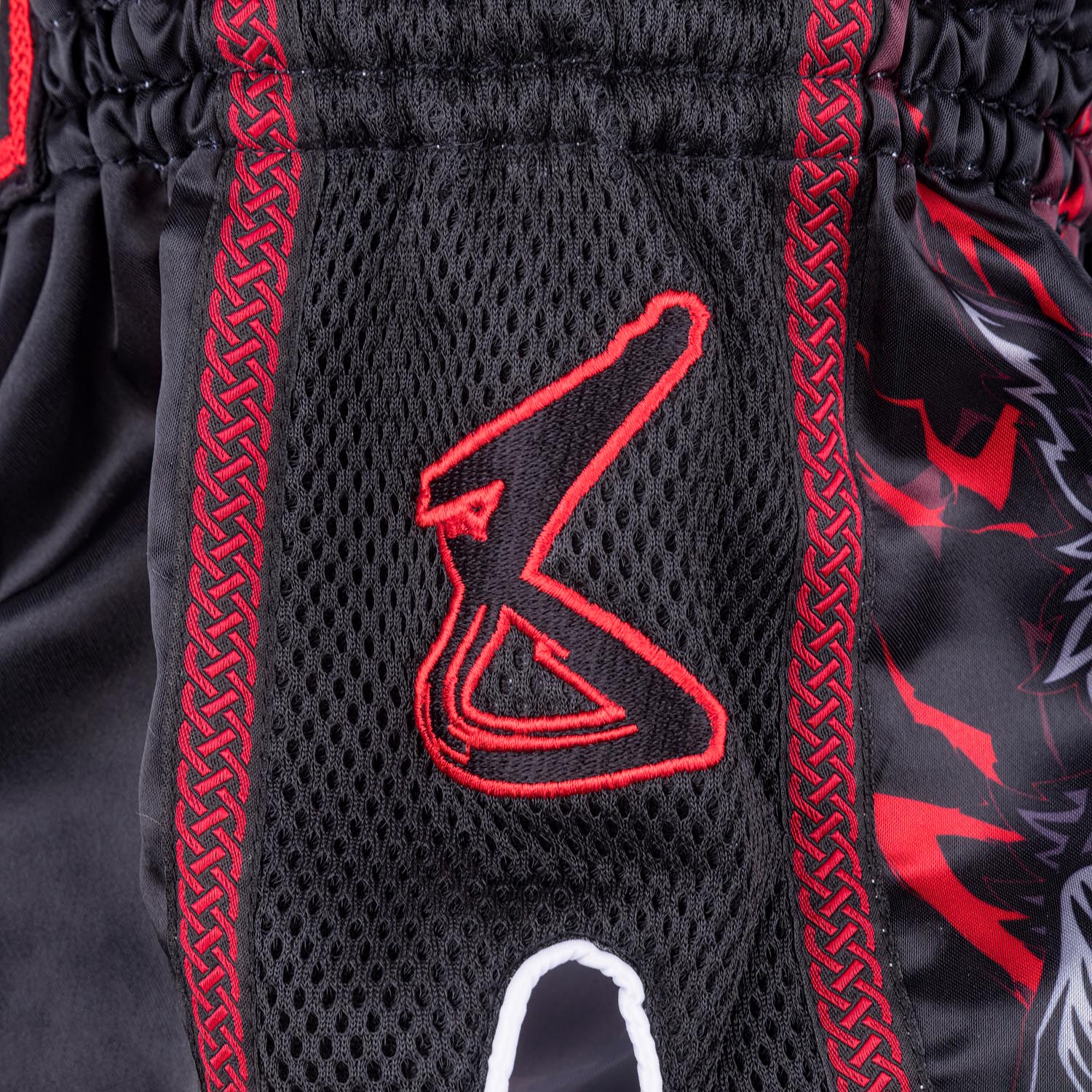 8 WEAPONS Muay Thai Shorts, Kids, Beastial Wolf, black-red, 6-8 Y