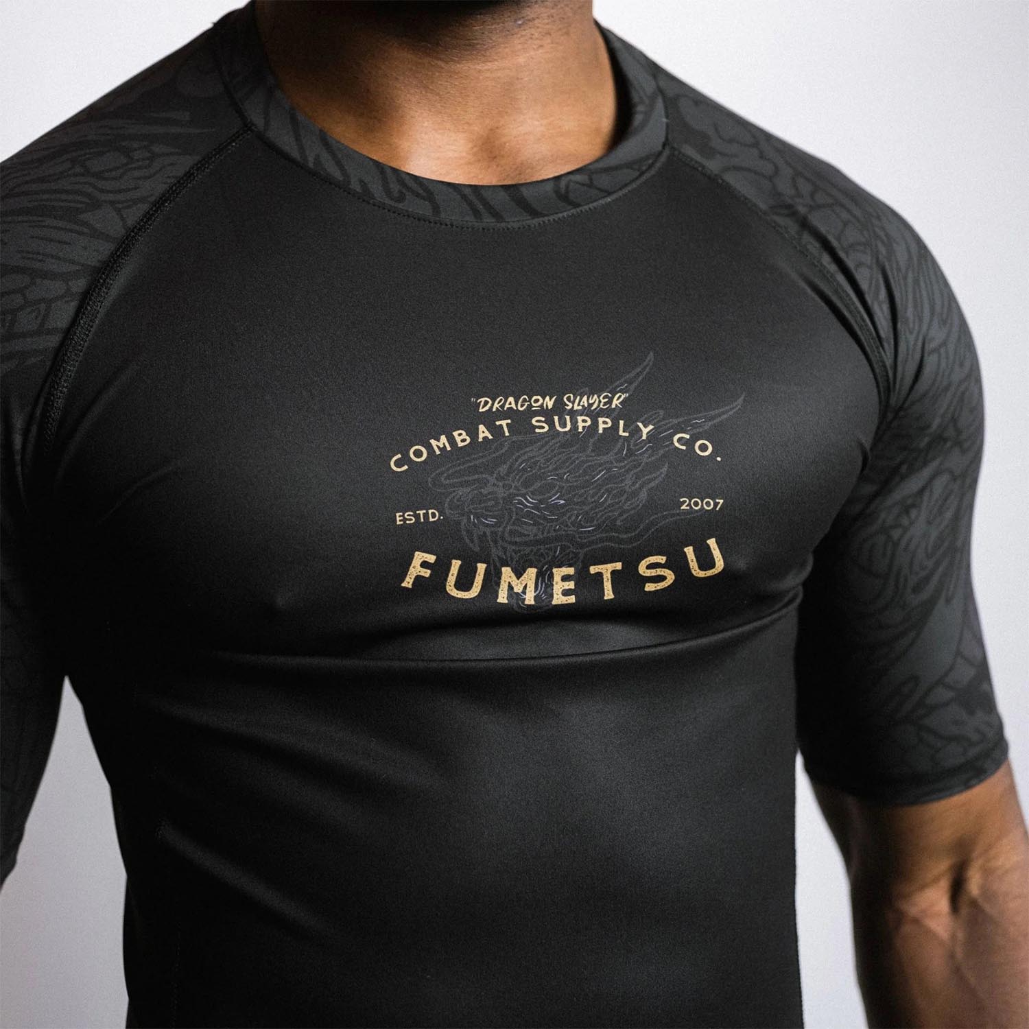 Fumetsu Rashguard, S/S, Dragon Slayer, black-gold, L