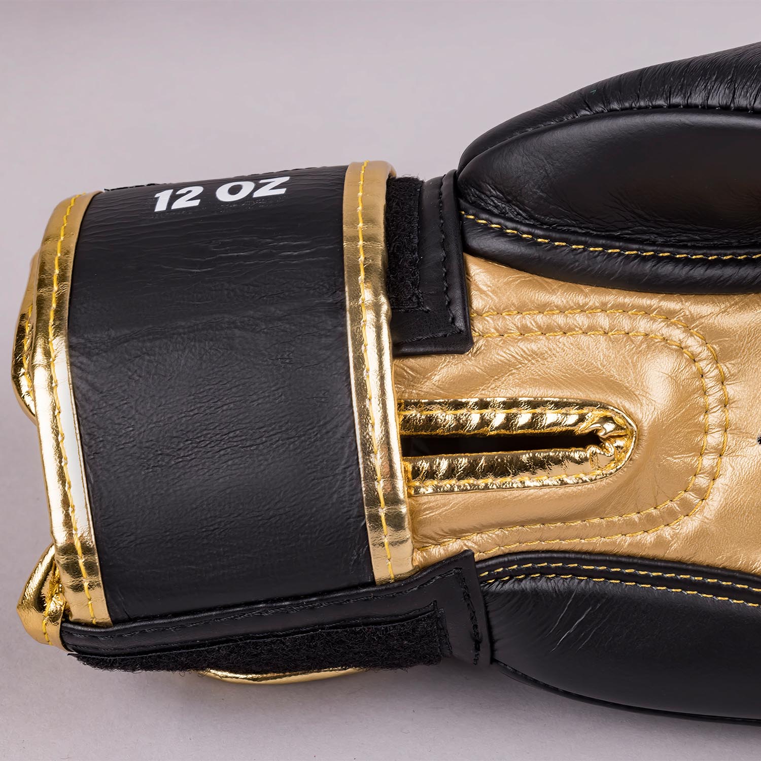 8 WEAPONS Boxing Gloves, Premium Leather, black-gold