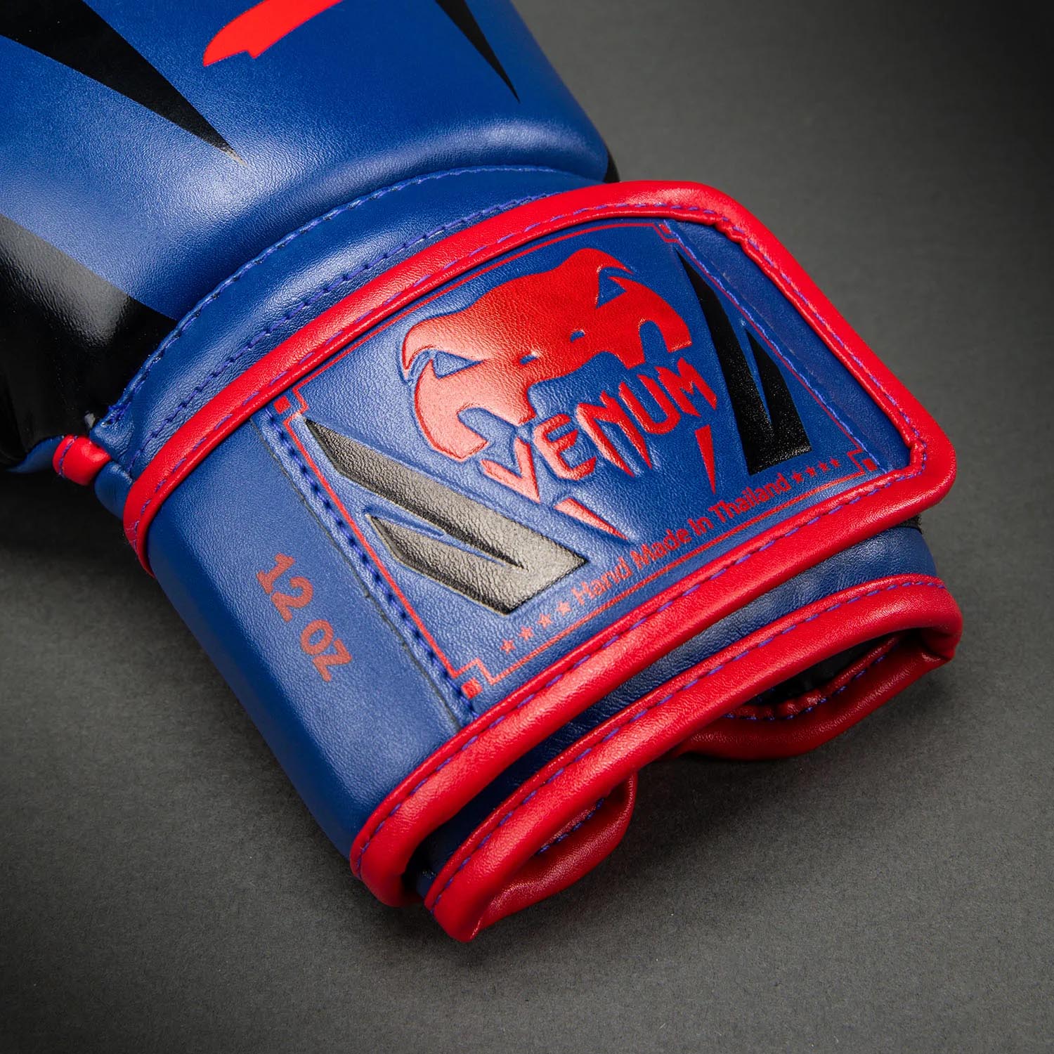 VENUM Boxing Gloves, Elite, blue-red, 16 Oz