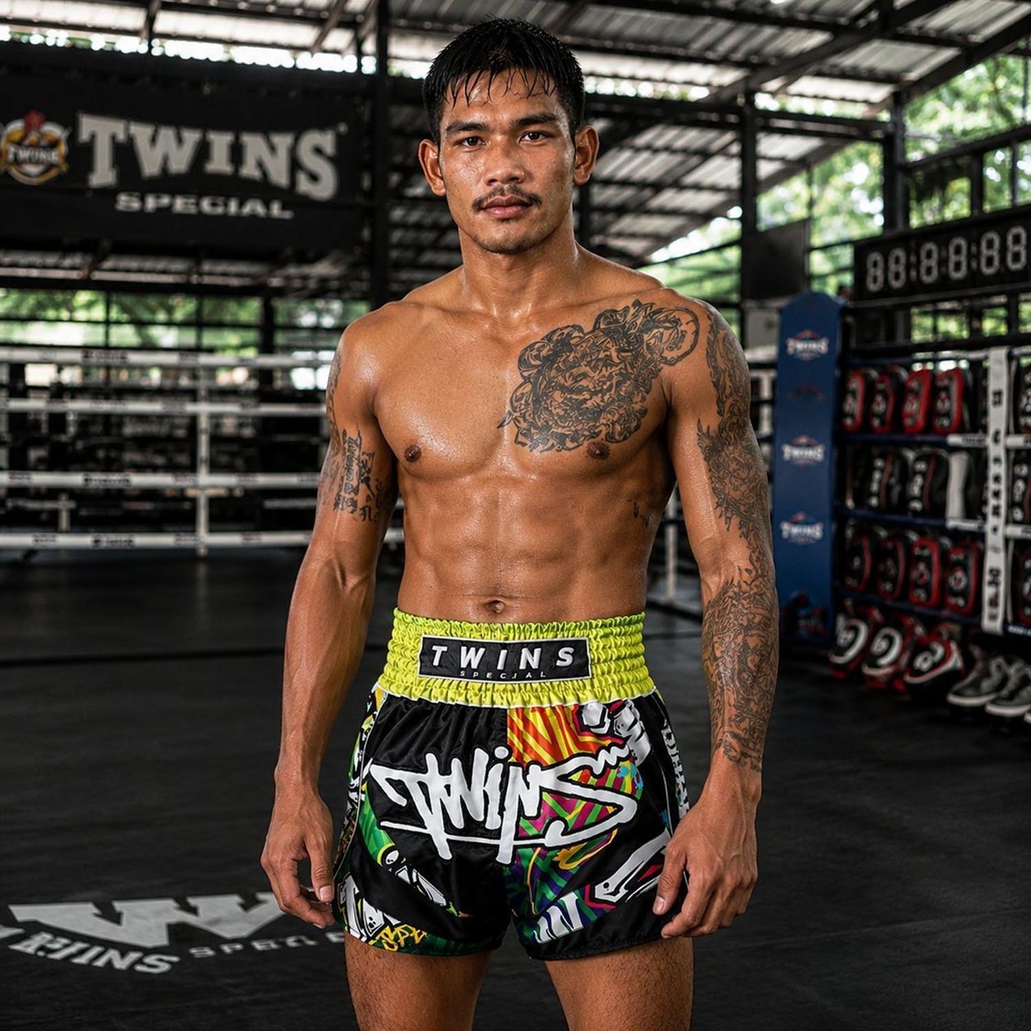TWINS Special Muay Thai Shorts, Graffiti, black-green, XXL