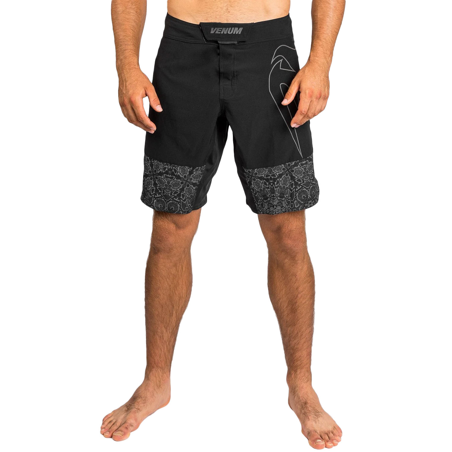 Venum MMA Fight Shorts, Light 4.0, schwarz-schwarz, L
