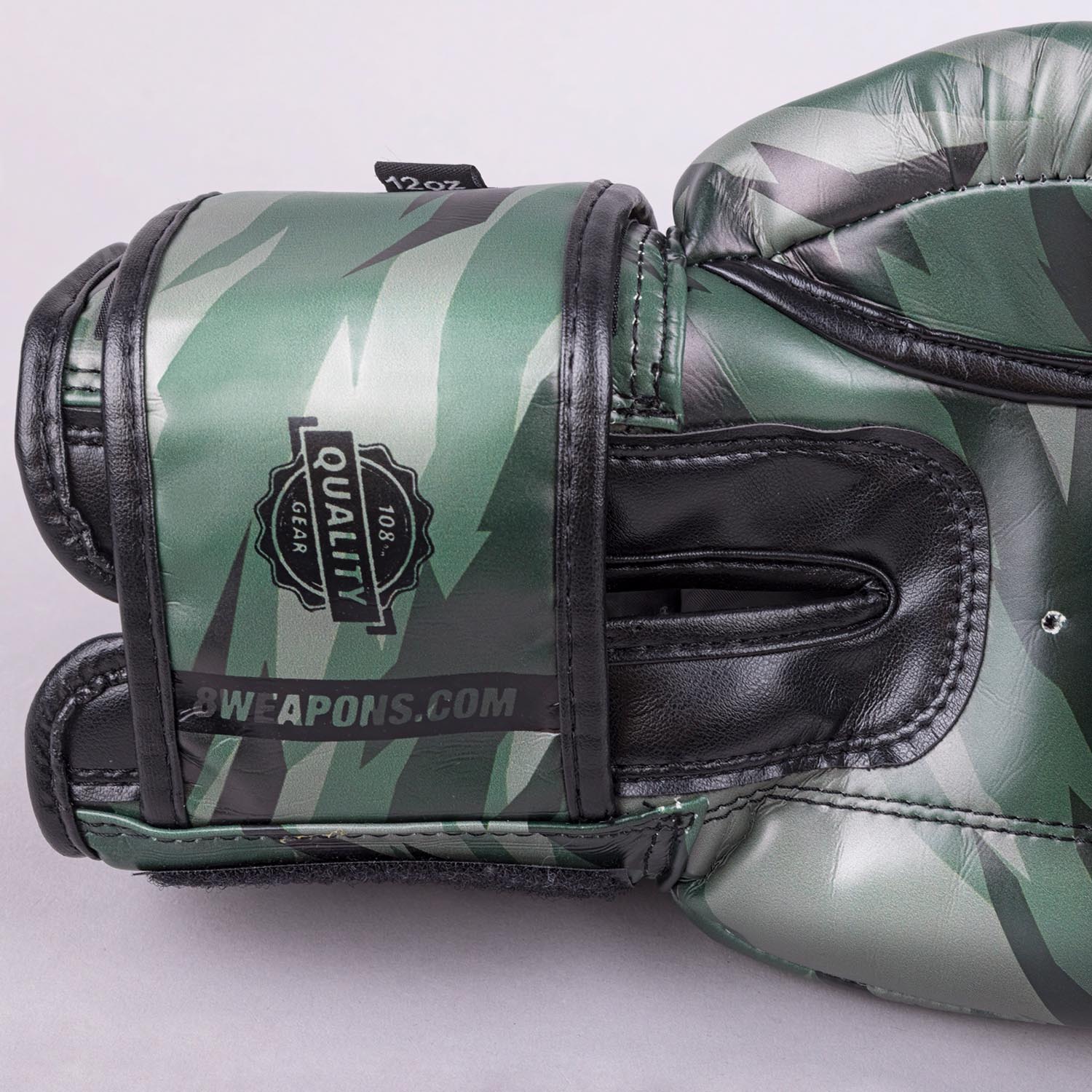 8 WEAPONS Boxing Gloves, Unlimited 2.0, woodland camo, 16 Oz
