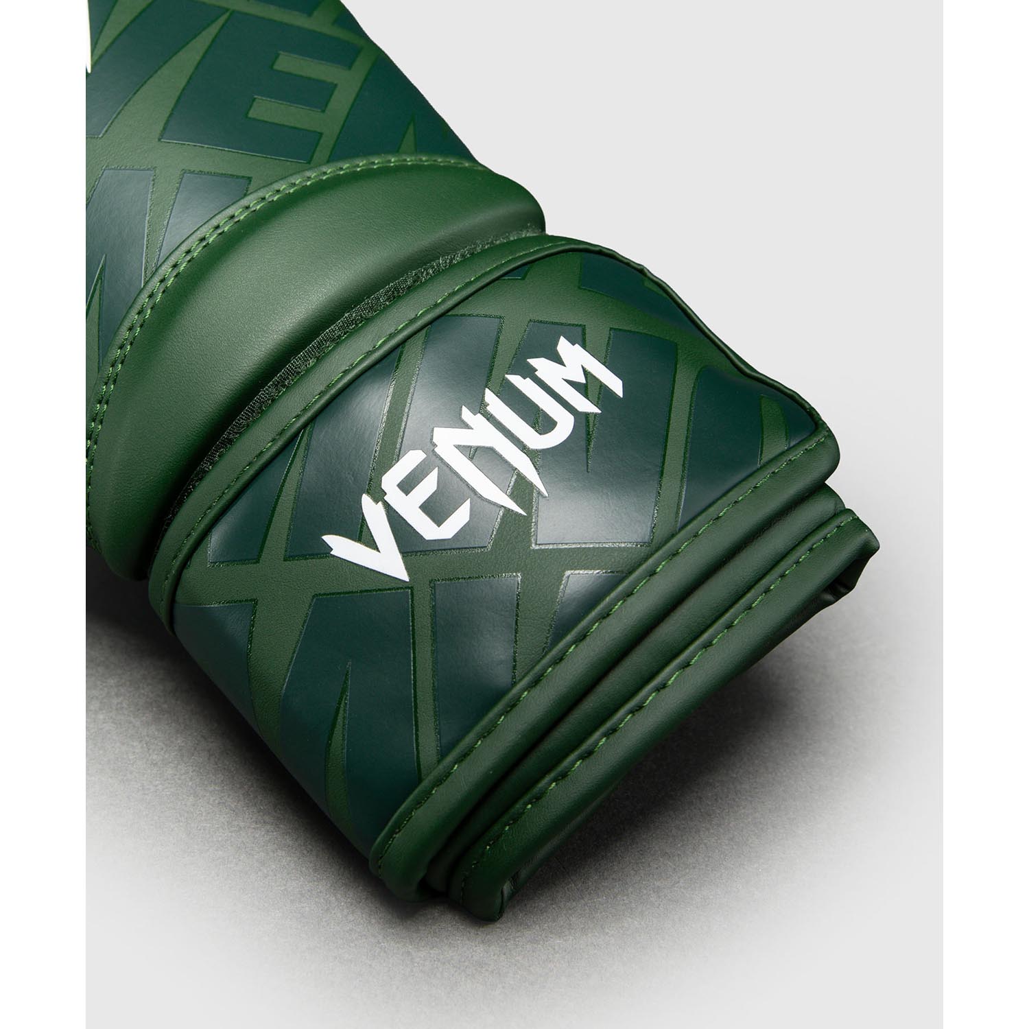 VENUM Boxing Gloves, Contender, 1.5 XT 3D, dark green, 12 Oz