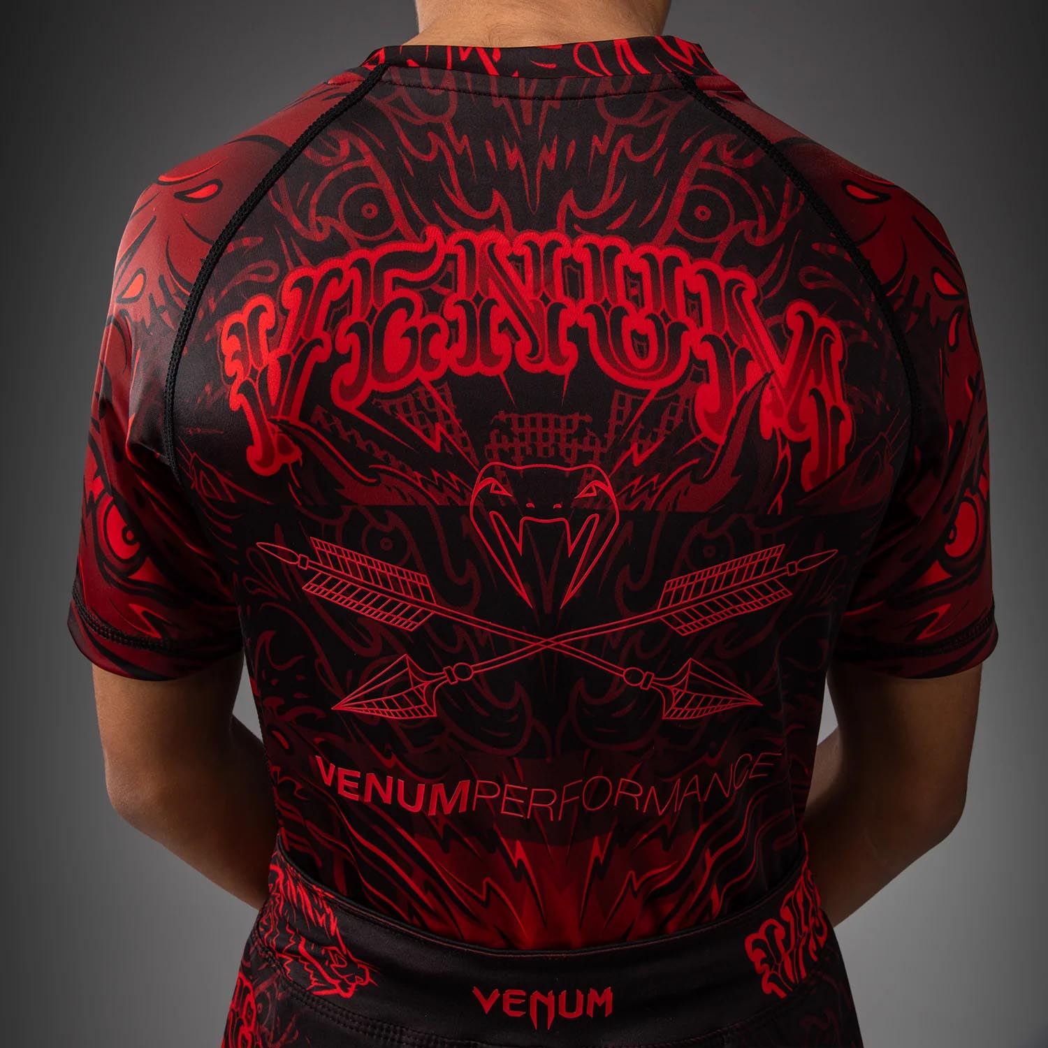 VENUM Rashguard, S/S, Kids, Wolf Atak, black-red, 12 J