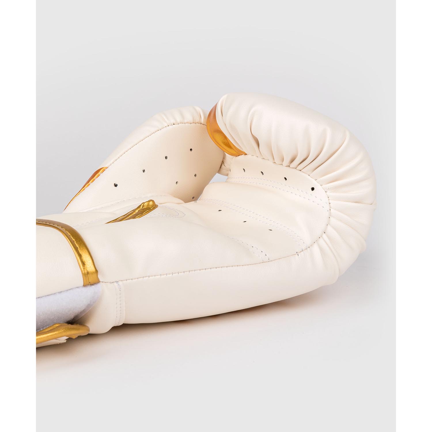 VENUM Boxing Gloves, Challenger 2.5, white-gold, 16 Oz