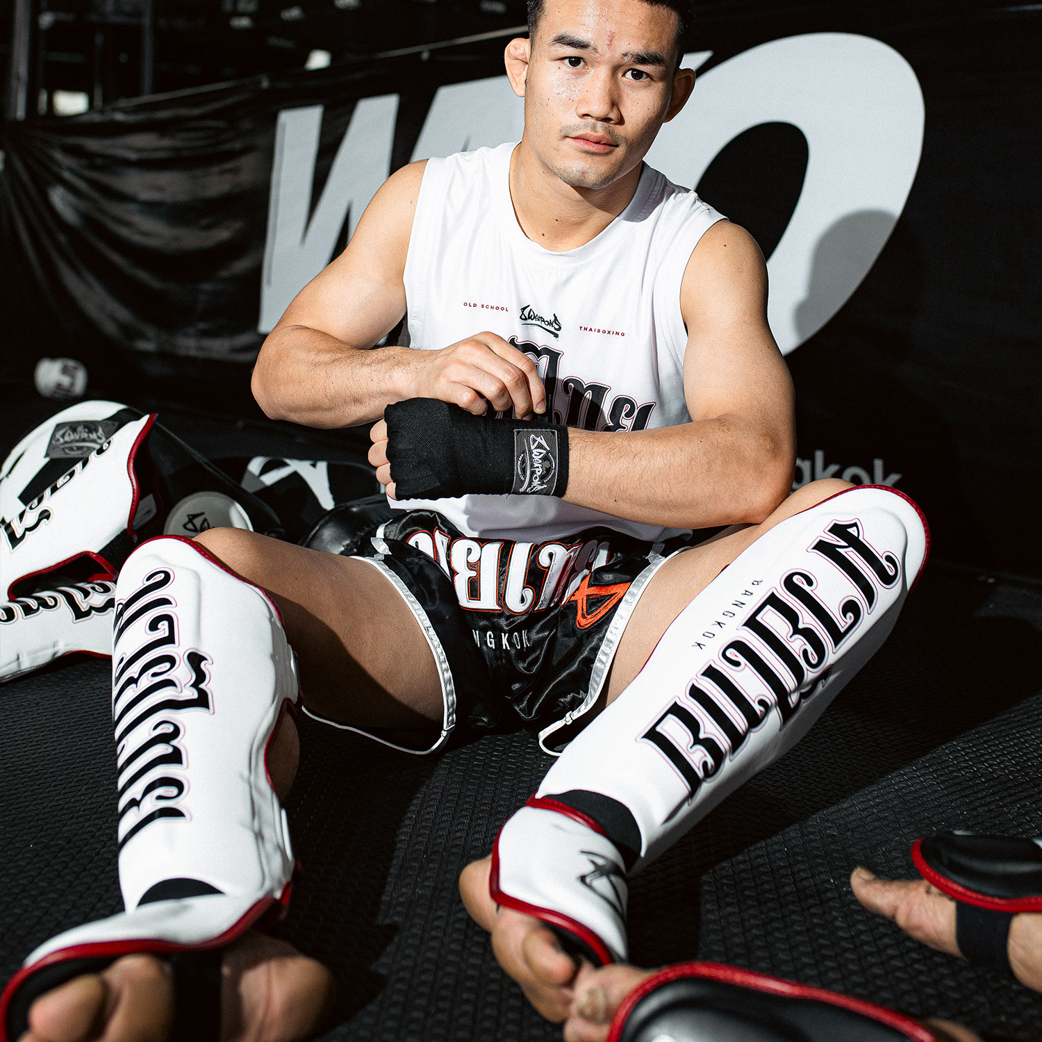 8 WEAPONS Shin Guards, Bangkok, white-black, XL
