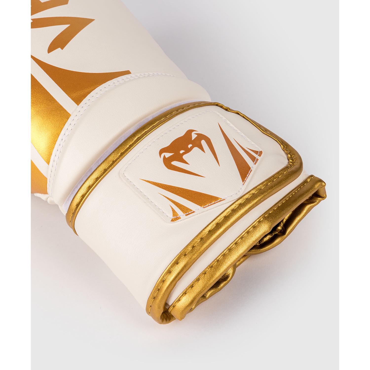VENUM Boxing Gloves, Challenger 2.5, white-gold, 16 Oz