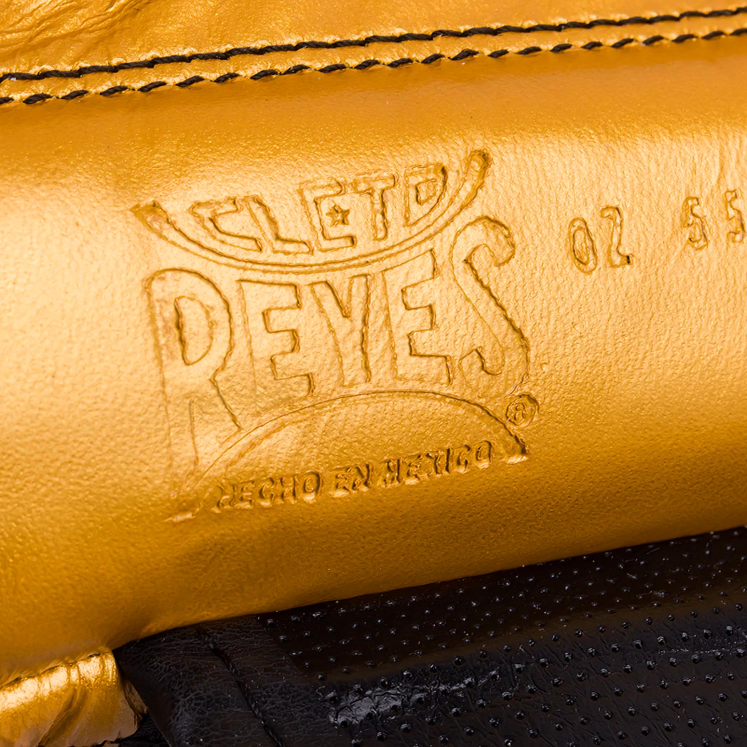 Cleto Reyes Boxing Gloves, Velcro Sparring, gold, 16 Oz