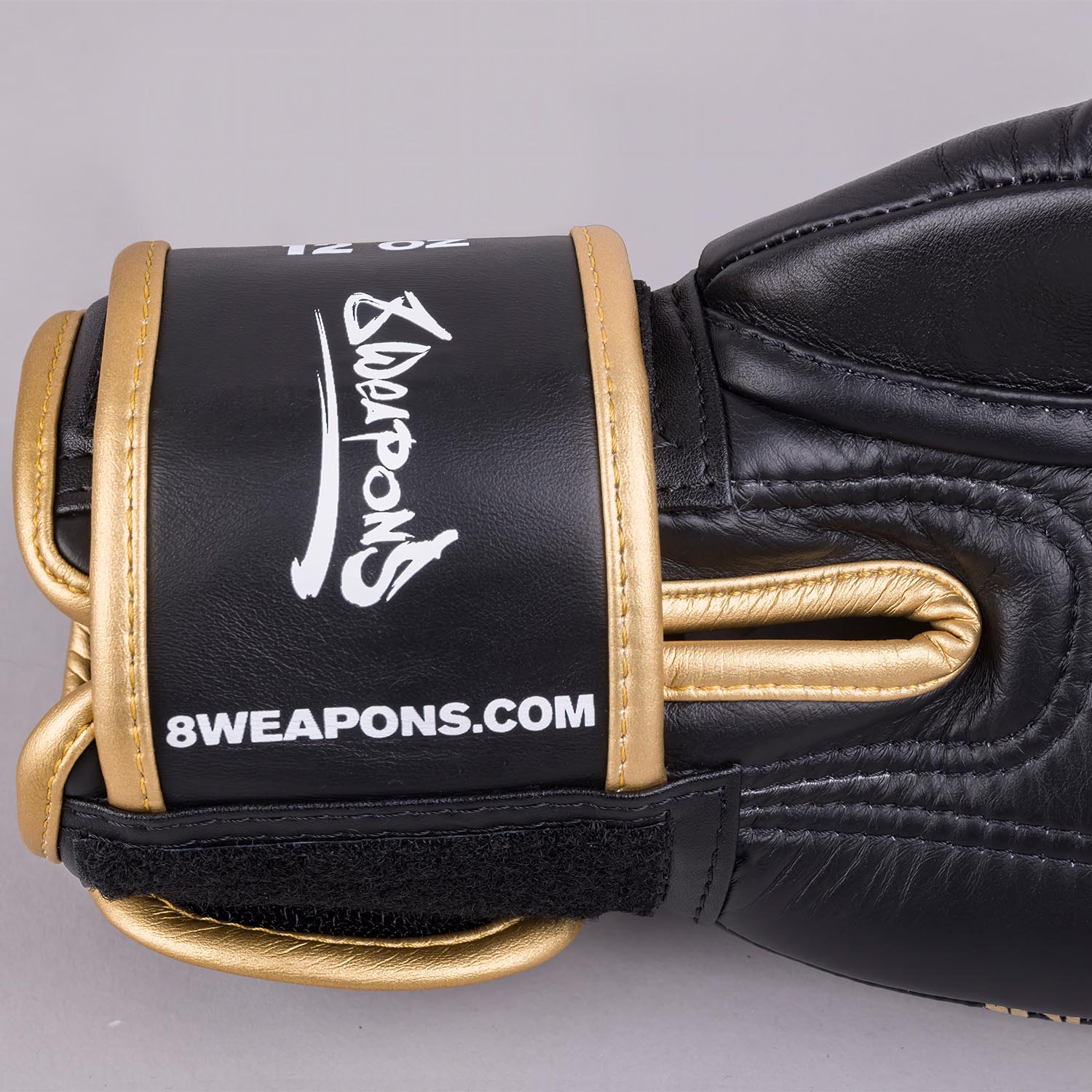 8 WEAPONS Boxing Gloves, Three Elephants 2.0, black-gold, 16 Oz