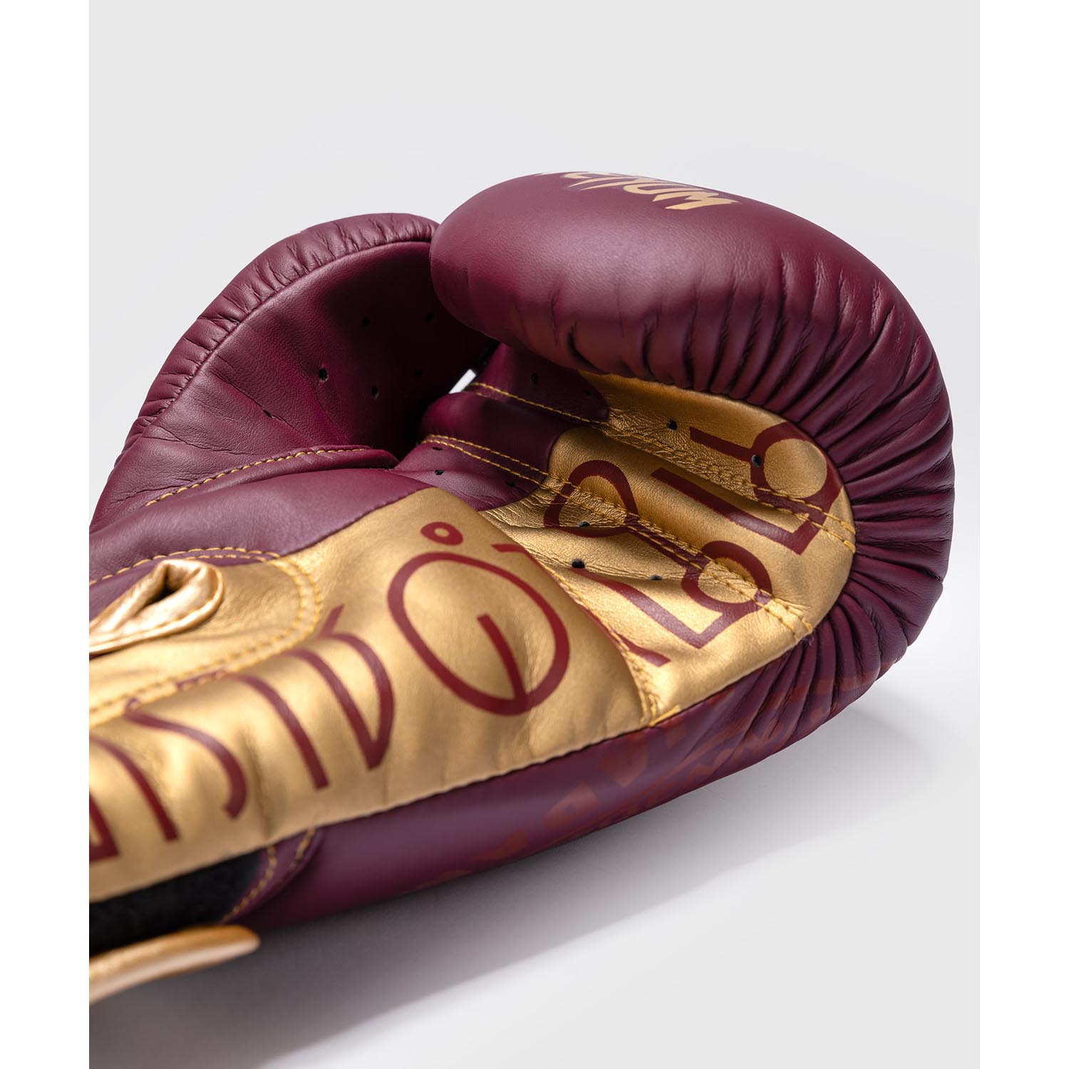 VENUM Boxing Gloves, Rajadamnern, wine red-gold, 16 Oz