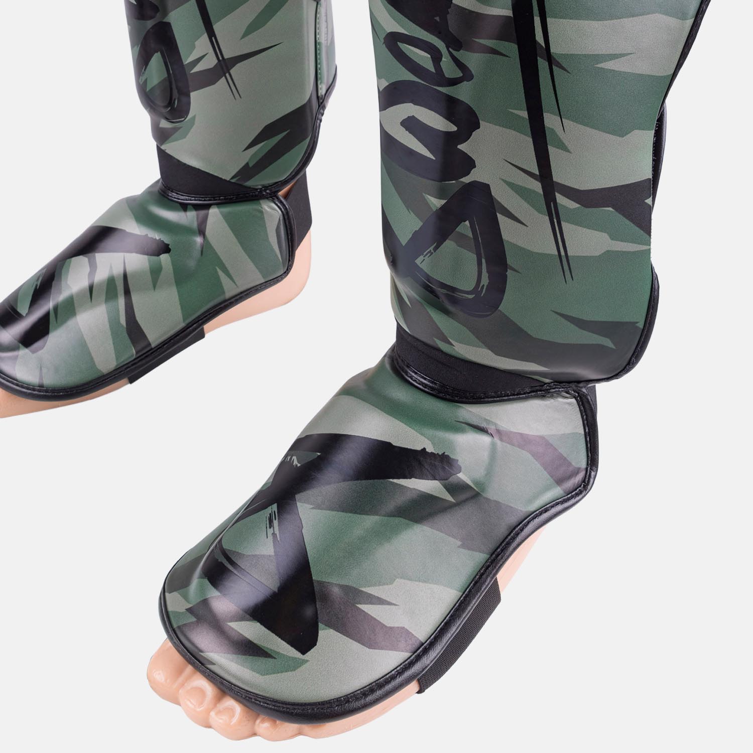 8 WEAPONS Shin Guards, Unlimited 2.0, woodland camo, S