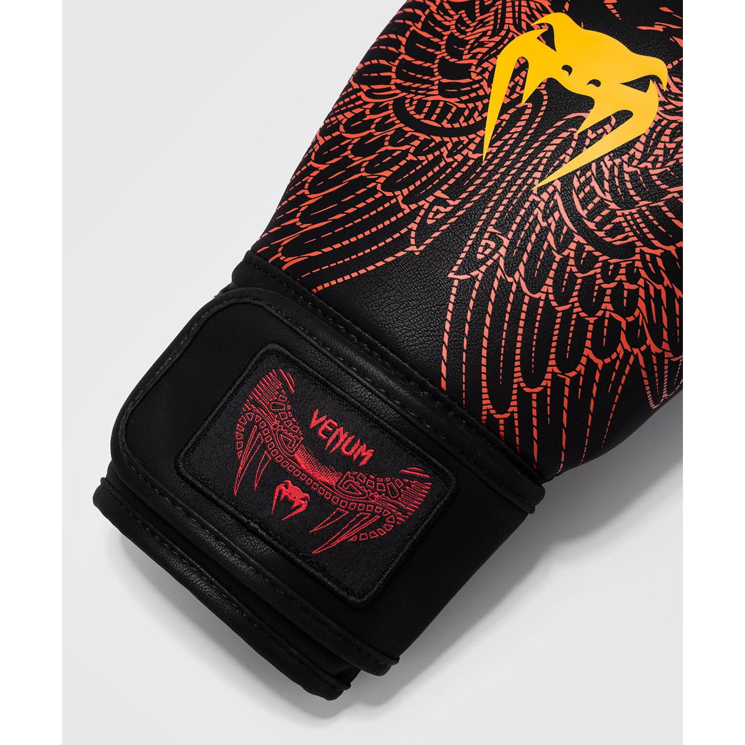 VENUM Boxing Gloves, Quetzel Fury, black-red, 16 Oz