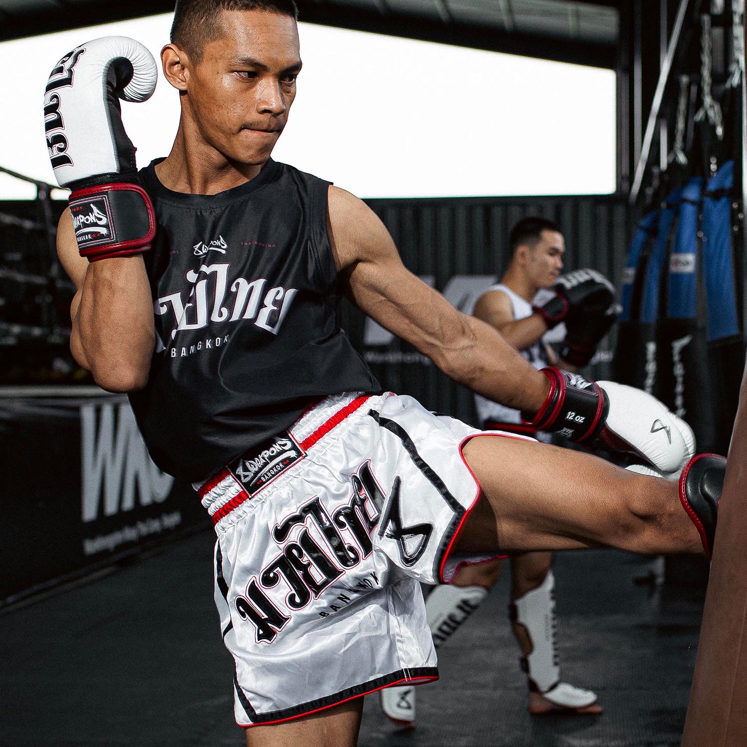 8 WEAPONS Muay Thai Shorts, Bangkok, white-black, XXL