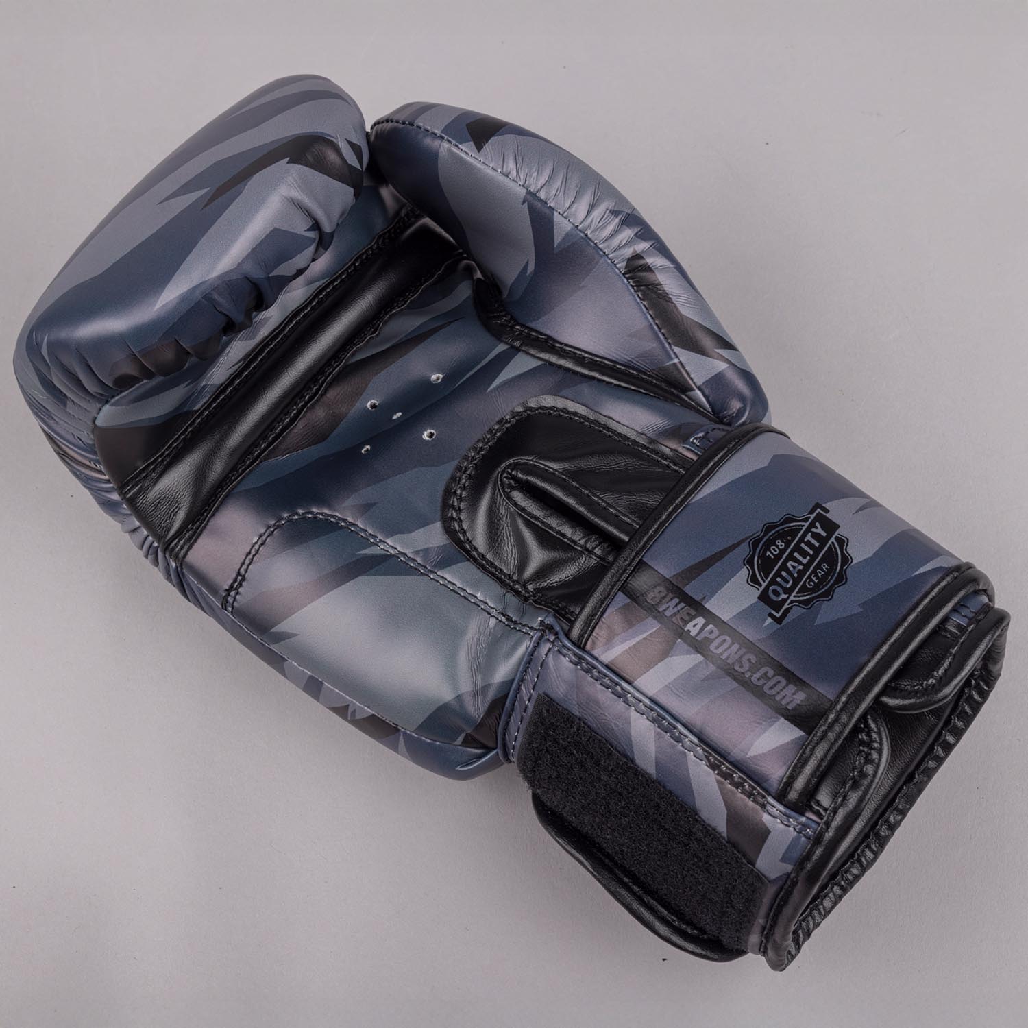 8 WEAPONS Boxing Gloves, Unlimited 2.0, urban camo, 16 Oz