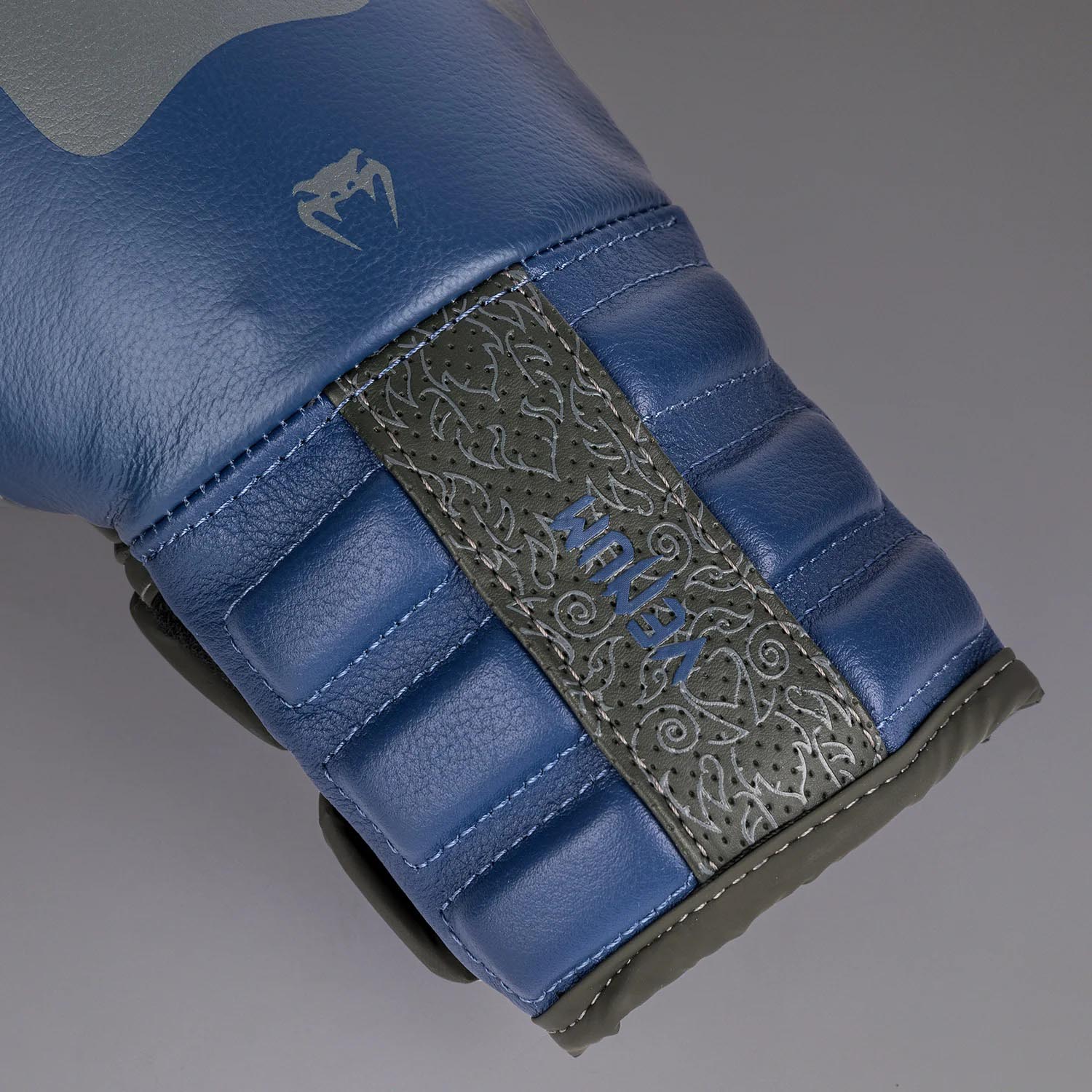 VENUM Boxing Gloves, Reverso, white-black